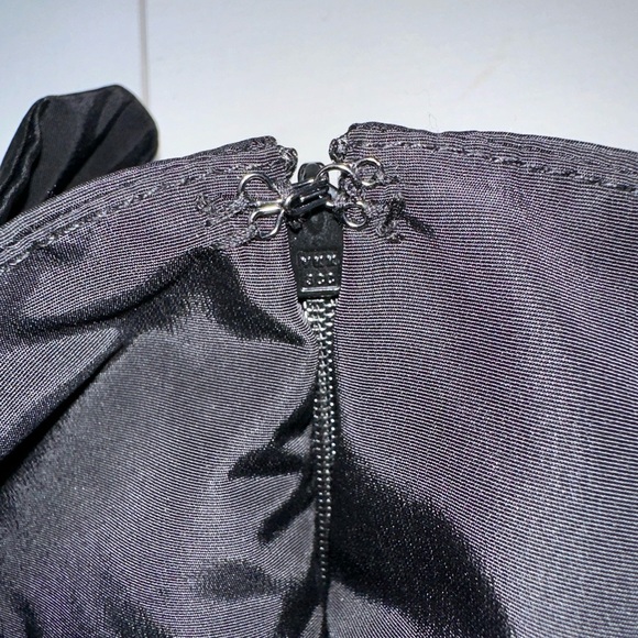 FARM RIO Tafeta Mini Skirt Size XS Black NWT Bow Cocktail Mini Holiday CLASSY - Picture 9 of 9